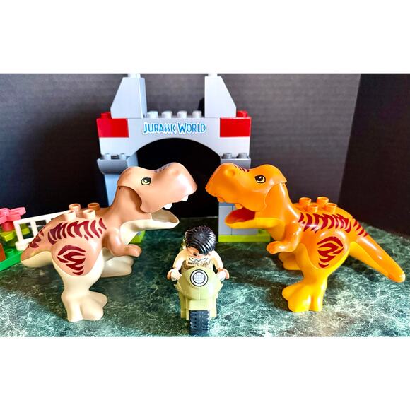 LEGO DUPLO Jurassic World Trex Triceratops Dinosaur Breakout 10939 incomplete#2 - Picture 6 of 6